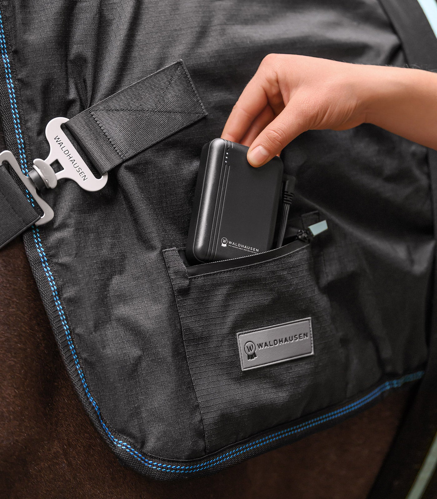 Powerbank für 3890.. Waldhausen Health + Care TecSupreme Heiz- und Massagedecke, 5000 mAh / 7.4 V